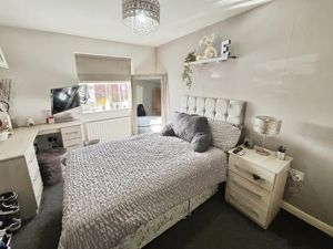 Bedroom- click for photo gallery